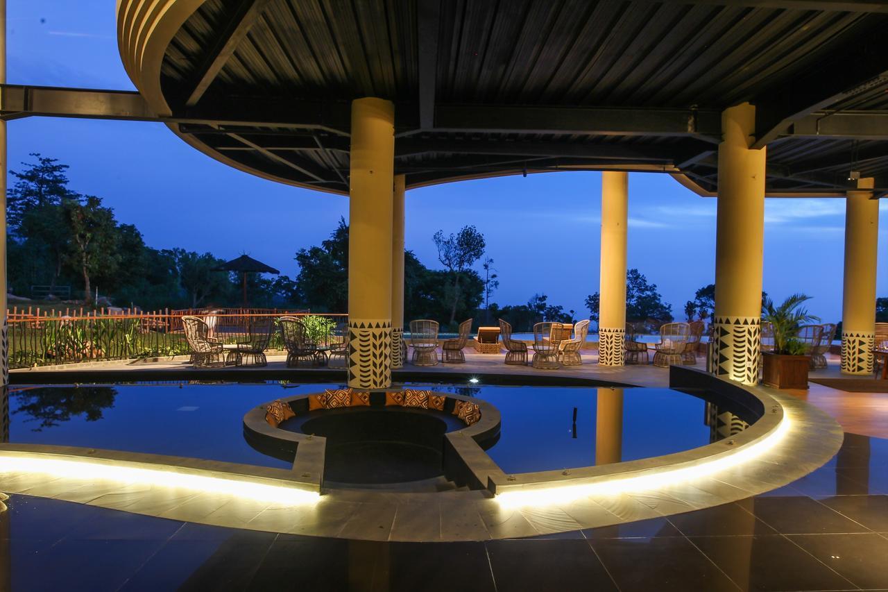 Baobab Safari Resort Prigen Экстерьер фото