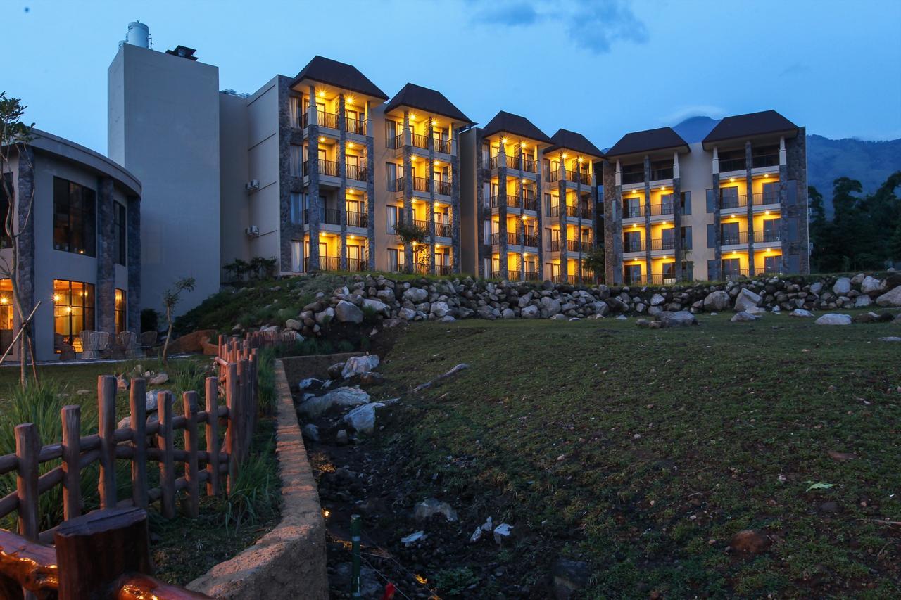 Baobab Safari Resort Prigen Экстерьер фото